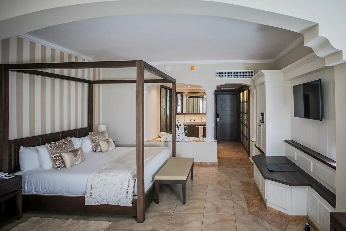 Majestic Colonial Punta Cana (Adults Only) 5*,  Dominican Republic