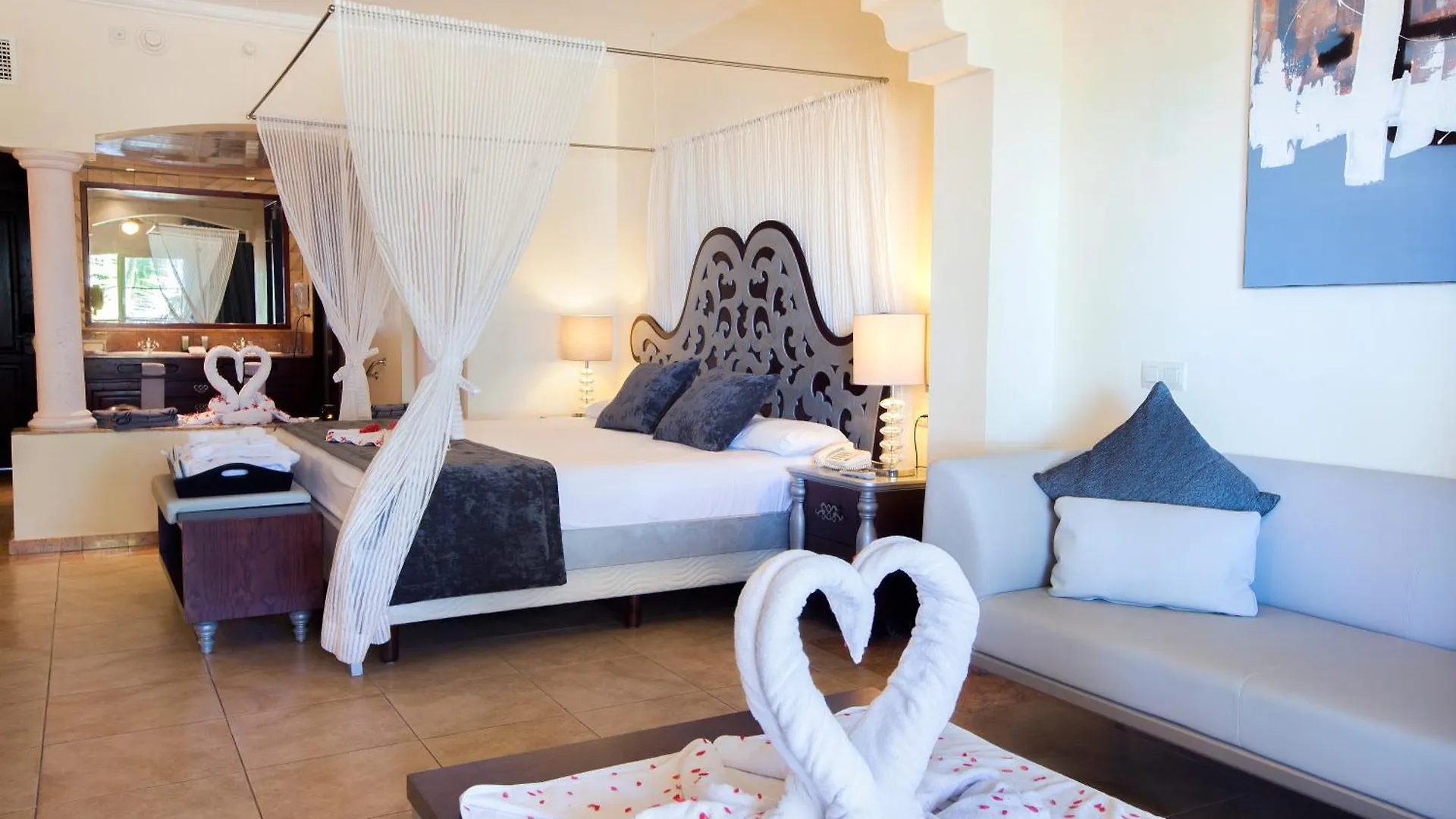 ***** Semesteranläggning (resort) Majestic Colonial Punta Cana (Adults Only) Dominikanska republiken