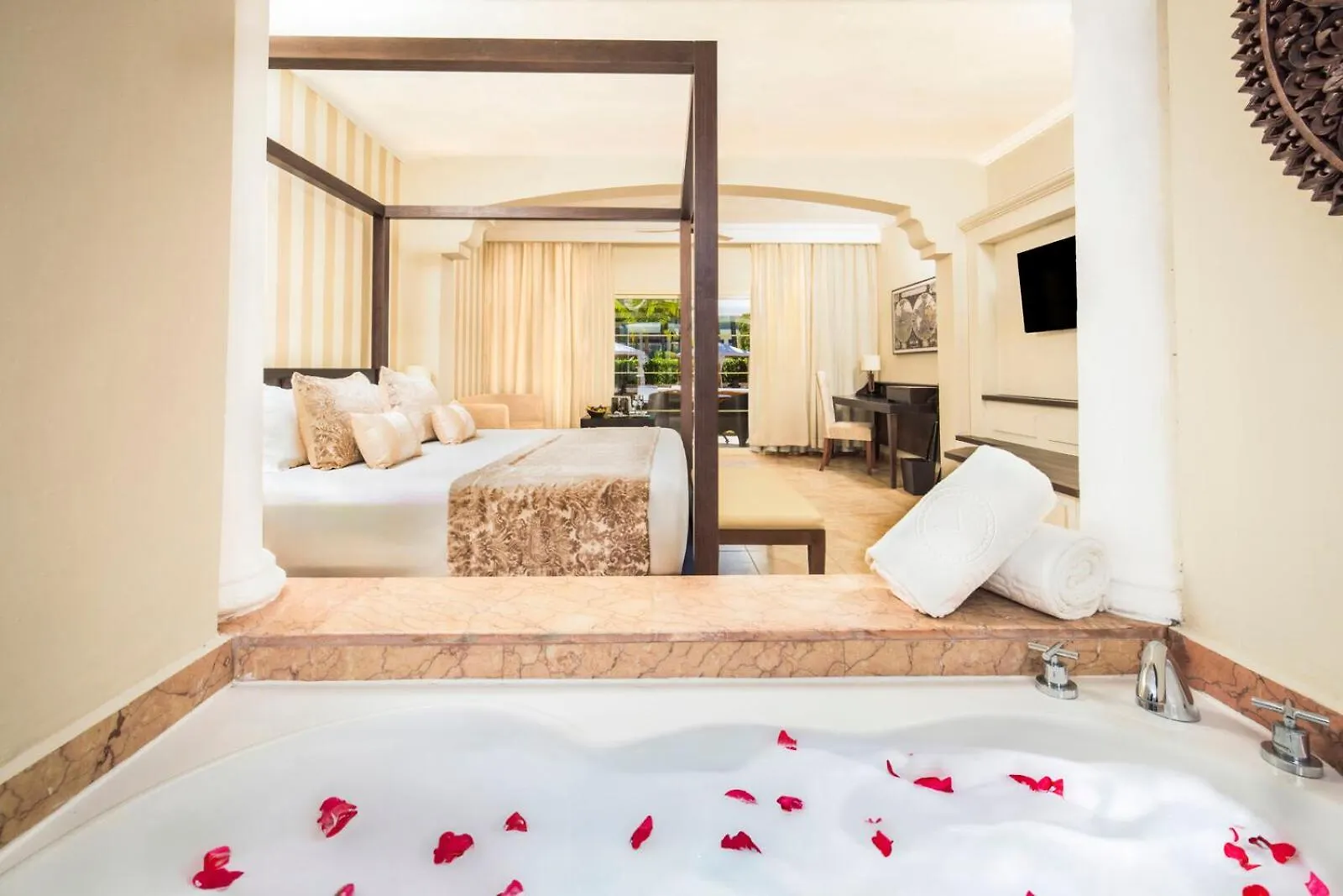 Majestic Colonial Punta Cana (Adults Only) Resort